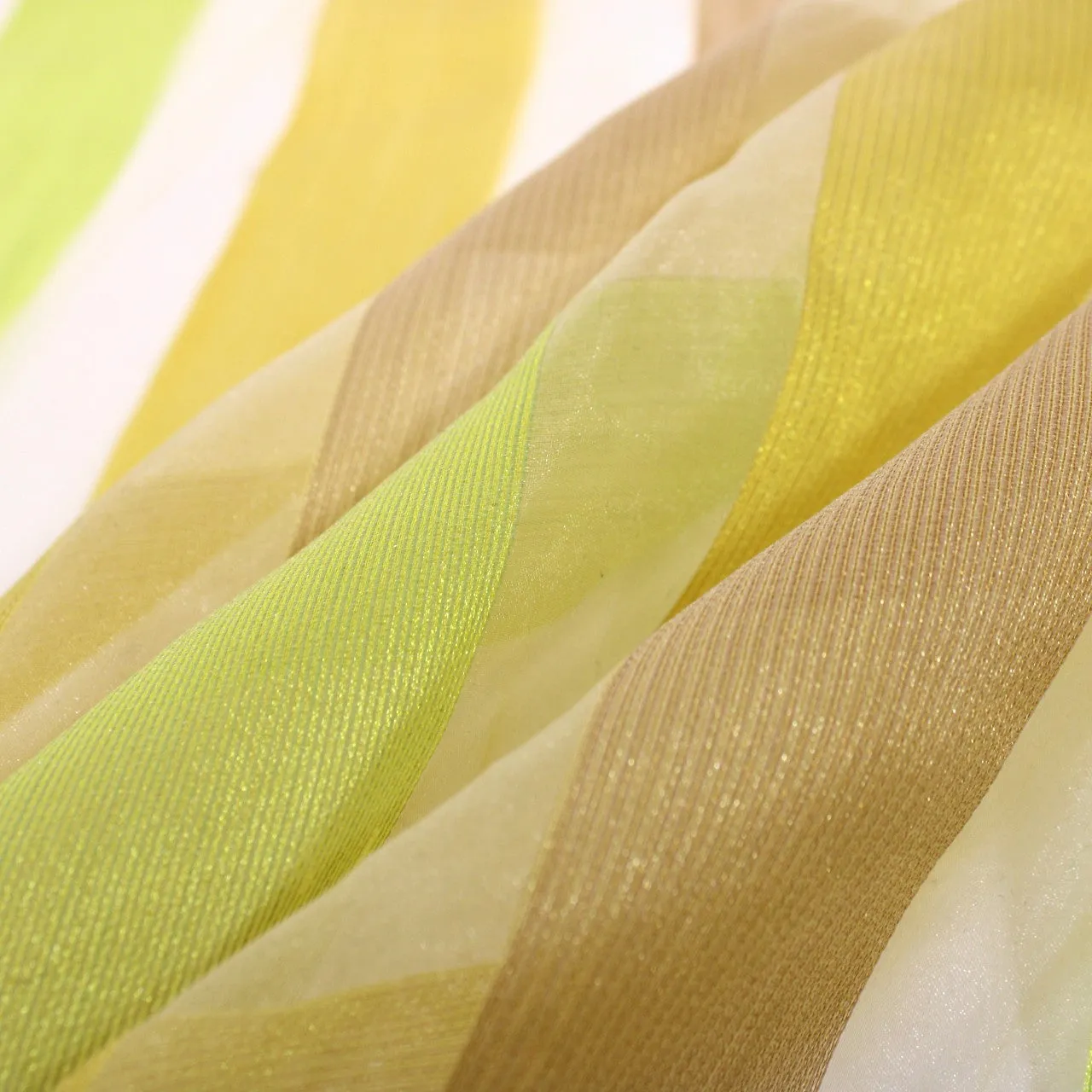 2 1/4 YARDS ORGANZA STRIPE