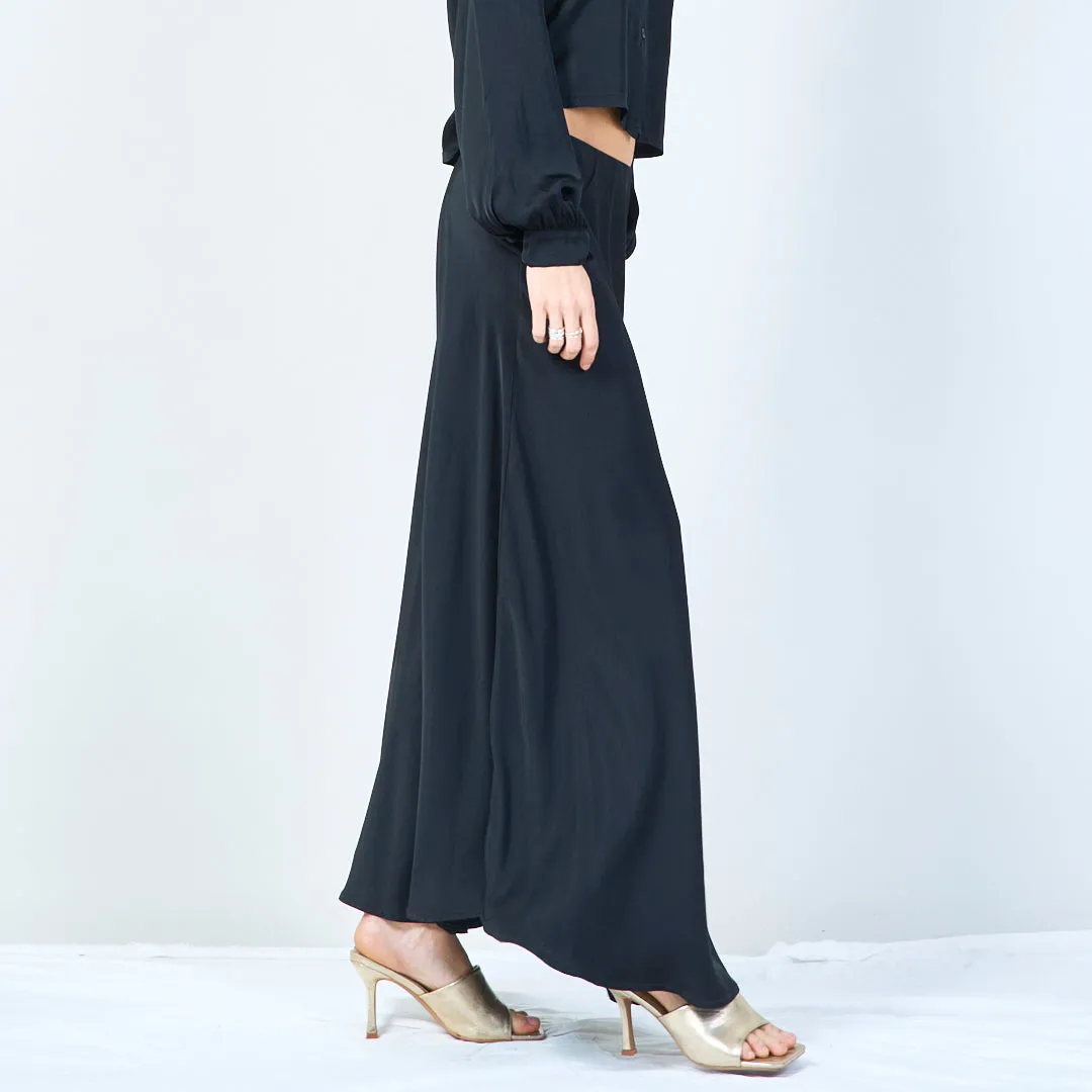 Flowing maxi silk skirt with elastic waistband wholesale