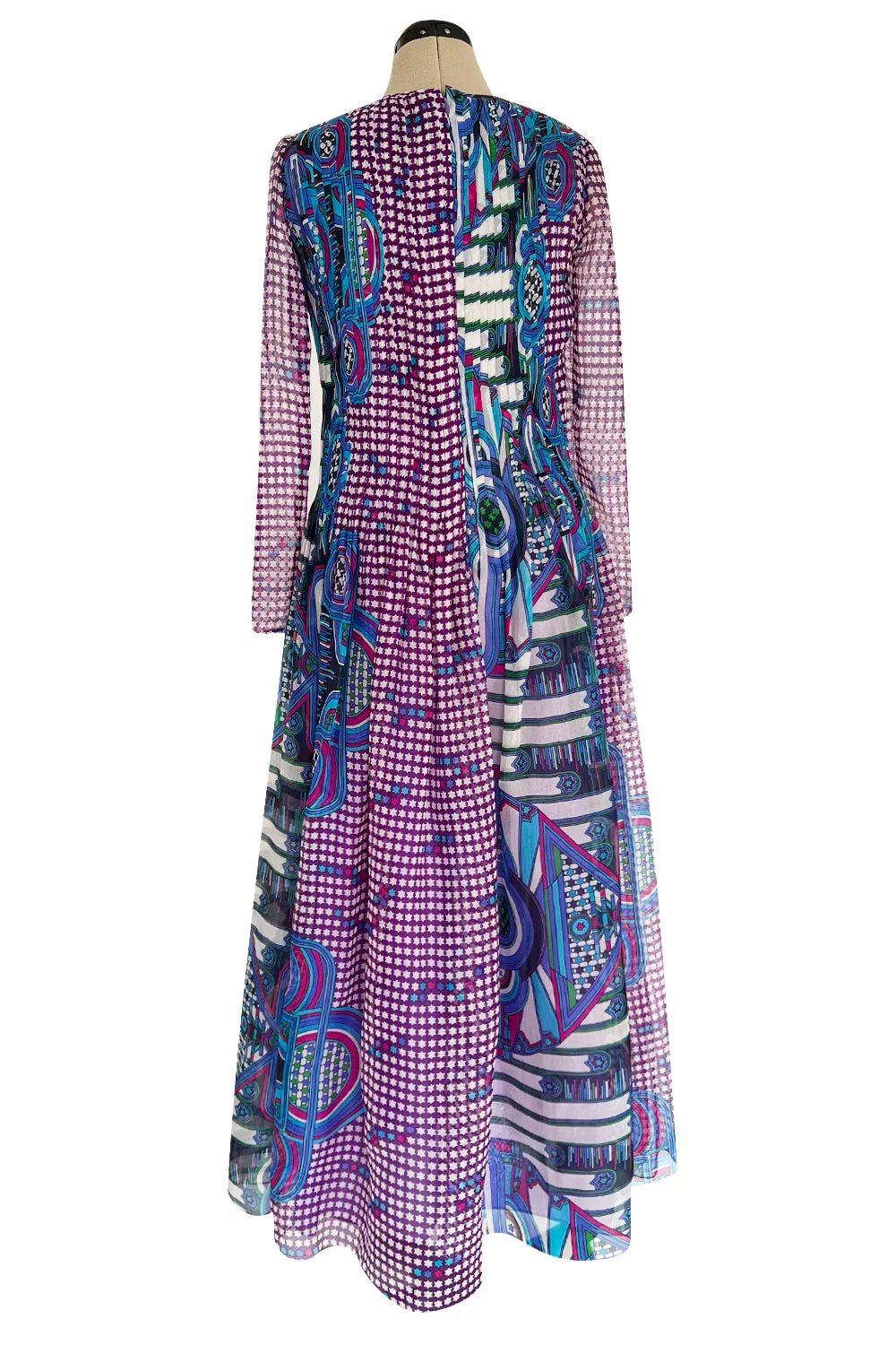 Gorgeous Spring 1972 Pierre Cardin Printed Silk Gazaar Dress w Fine Pleat Detailing