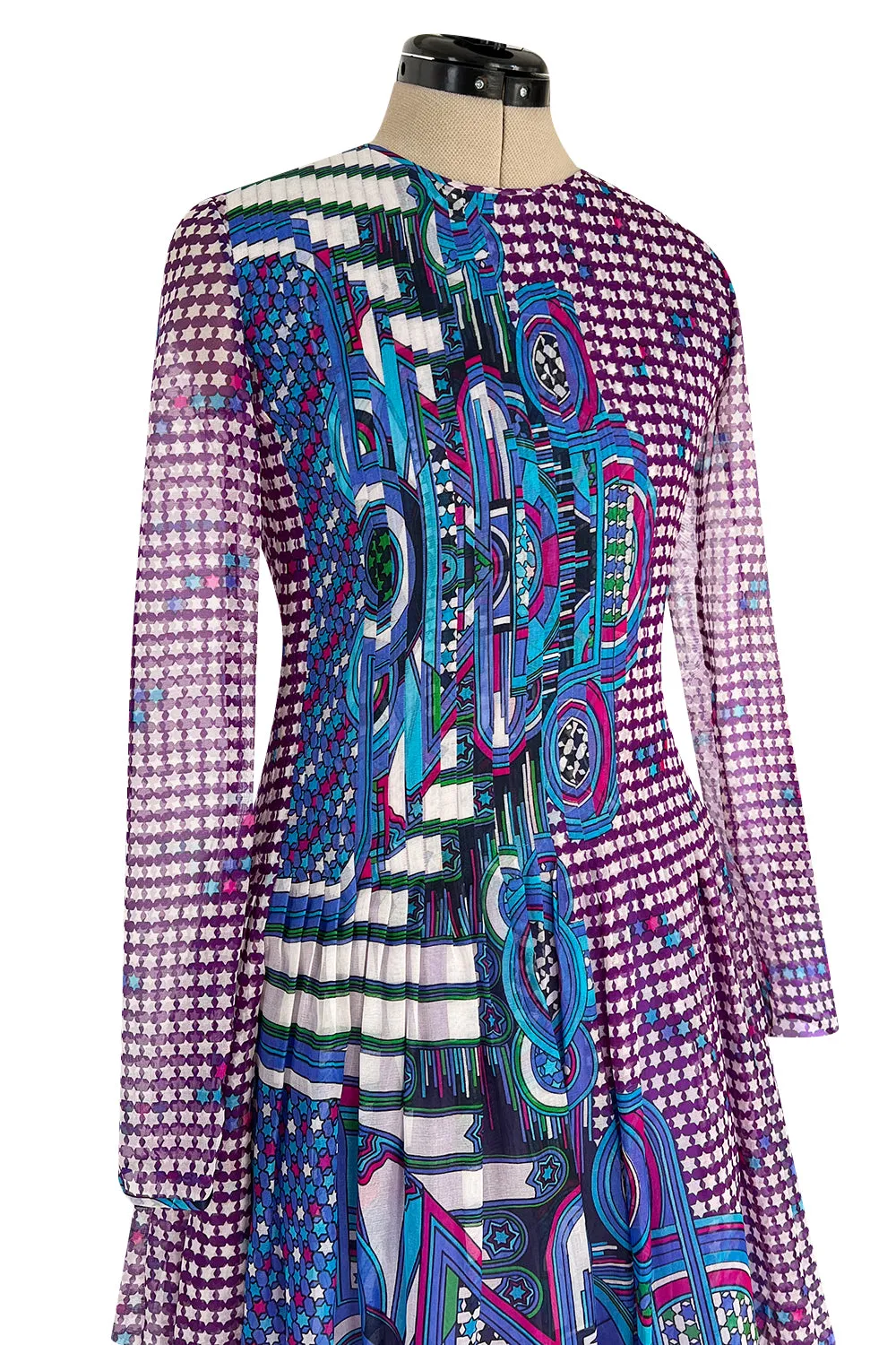 Gorgeous Spring 1972 Pierre Cardin Printed Silk Gazaar Dress w Fine Pleat Detailing