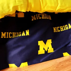 Michigan Wolverines Dust Ruffle