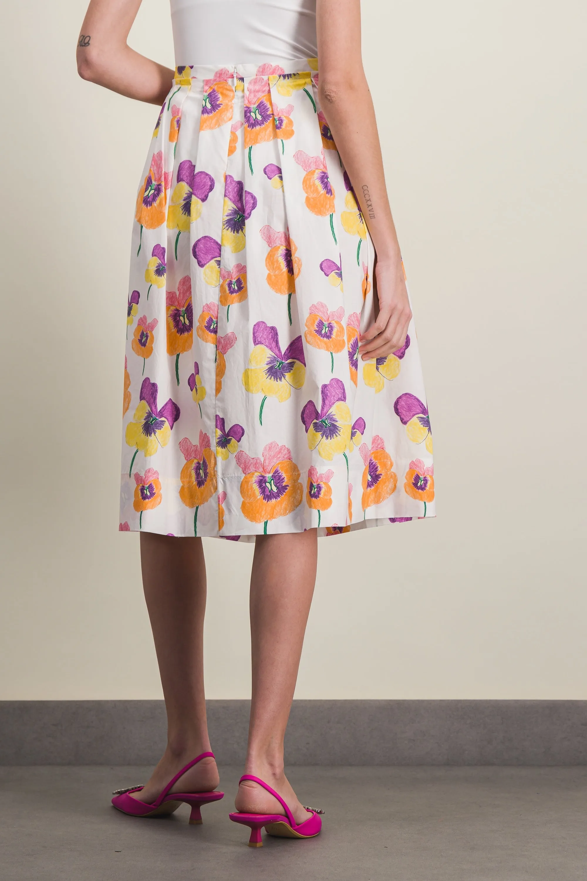 Pleated cotton midi-skirt with pansies flower print