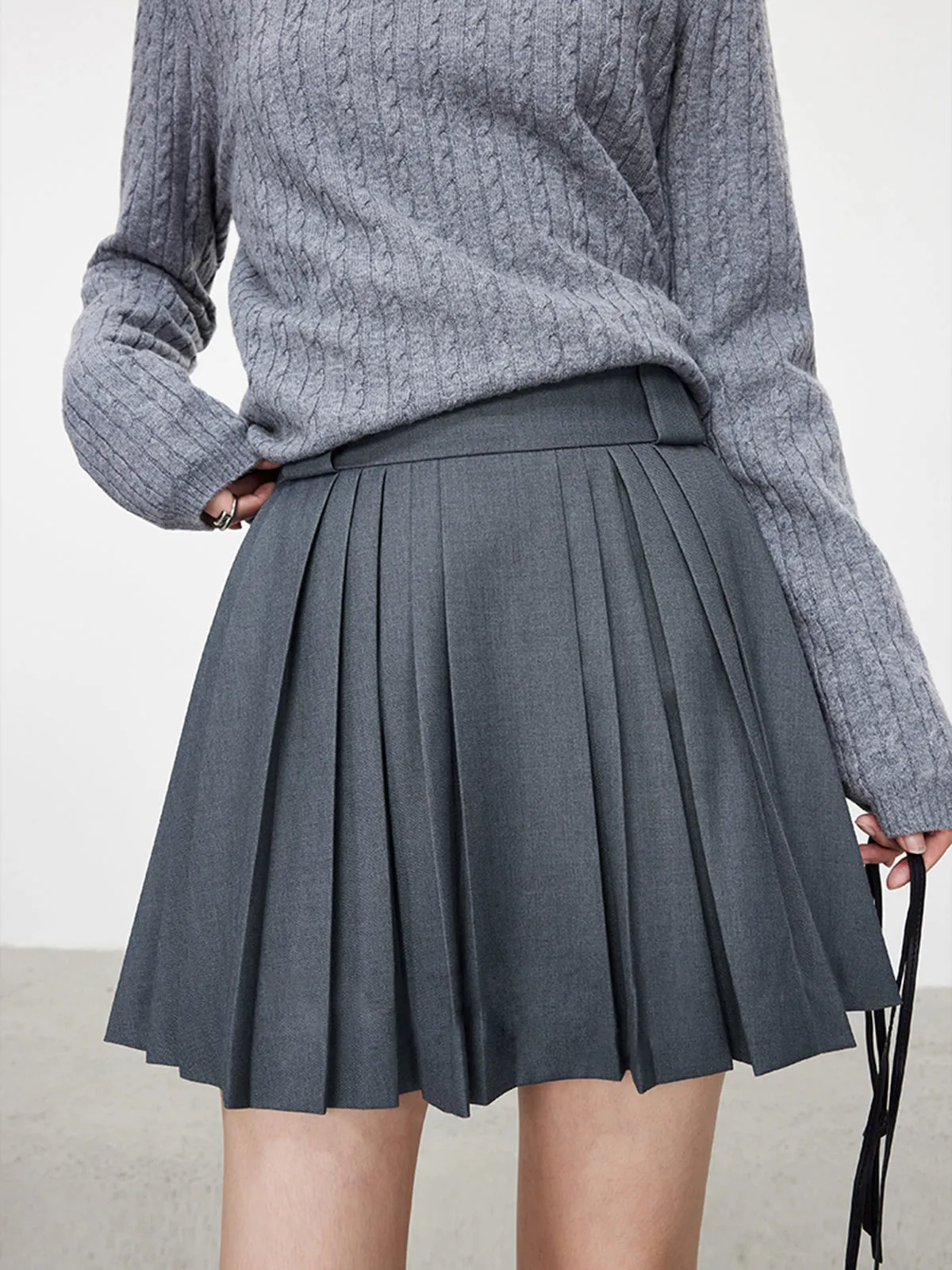 Pleated Solid Graceful Mini Skirt