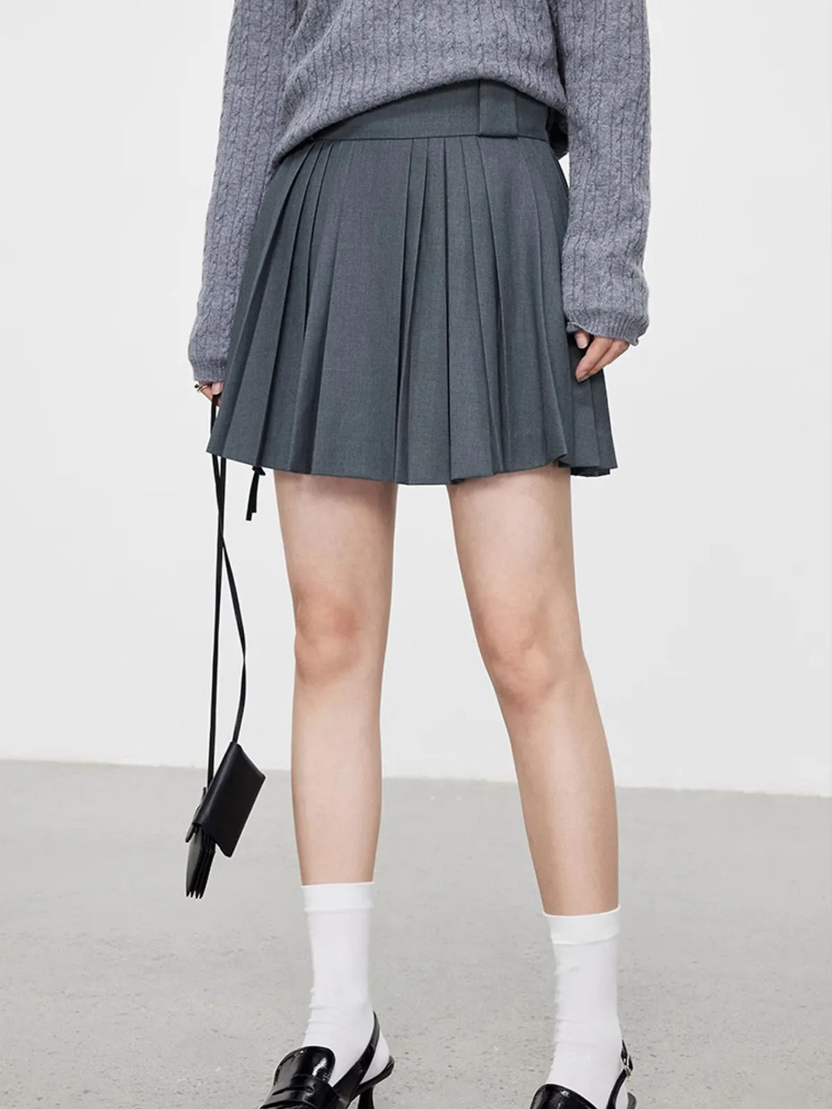 Pleated Solid Graceful Mini Skirt